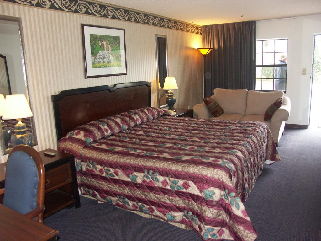 Deerwood Inn & Madison Campground ภายนอก รูปภาพ