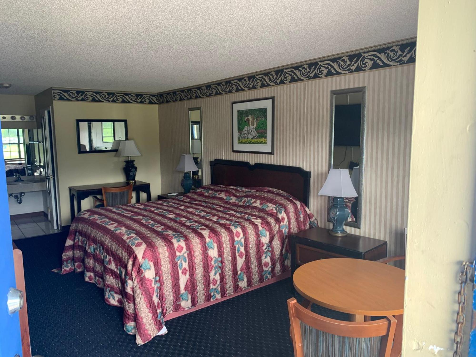Deerwood Inn & Madison Campground ภายนอก รูปภาพ