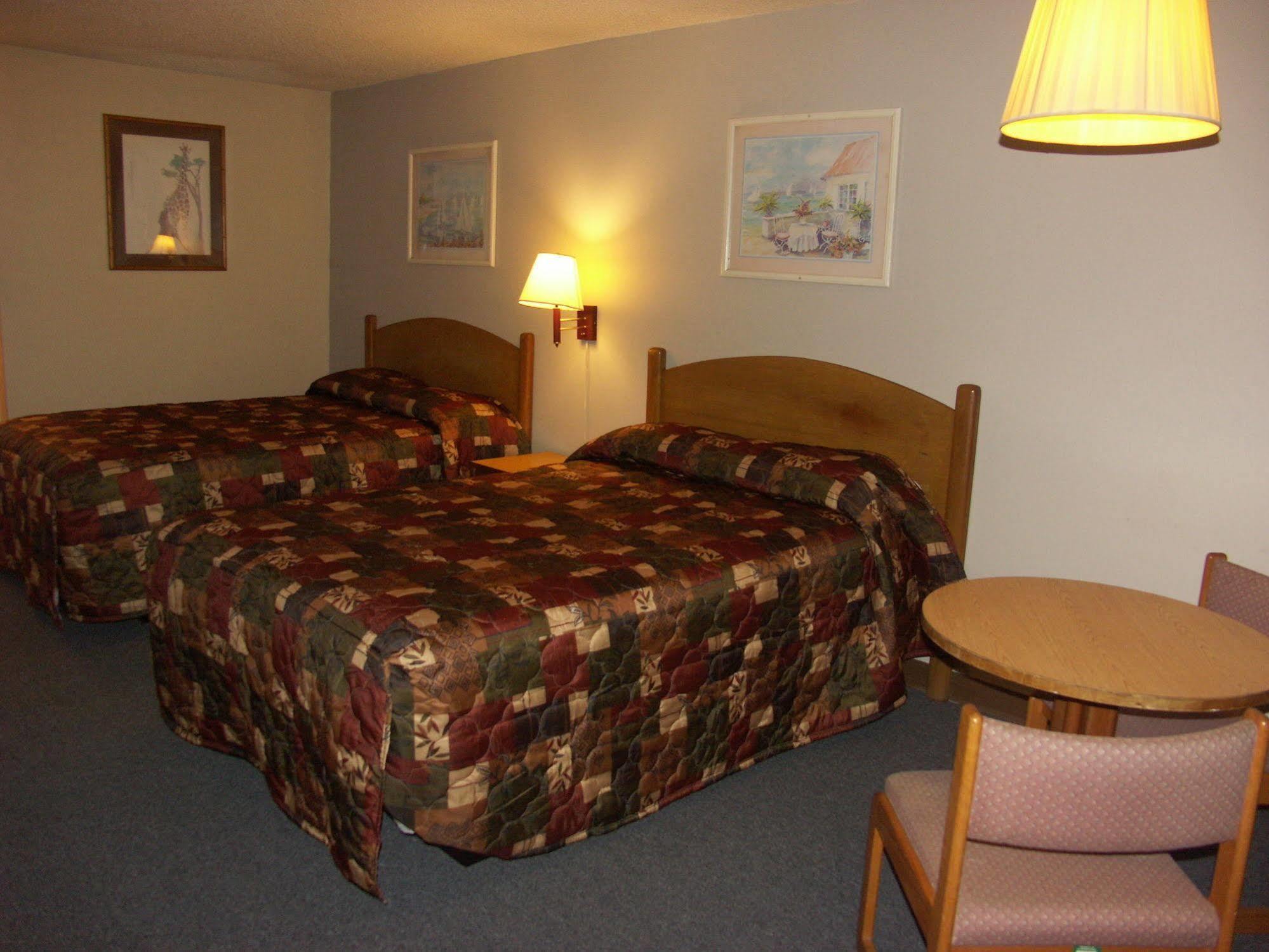 Deerwood Inn & Madison Campground ภายนอก รูปภาพ