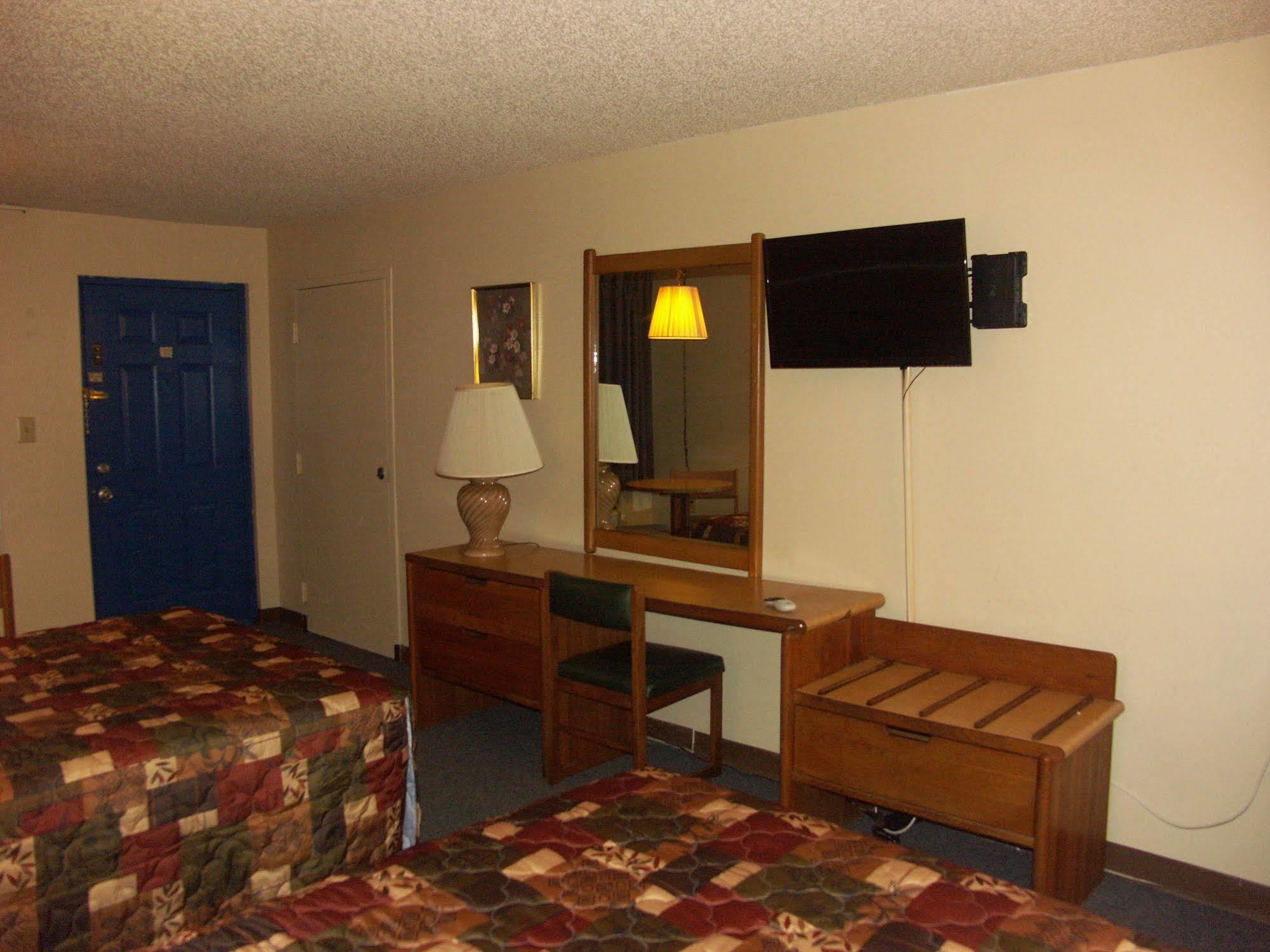 Deerwood Inn & Madison Campground ภายนอก รูปภาพ