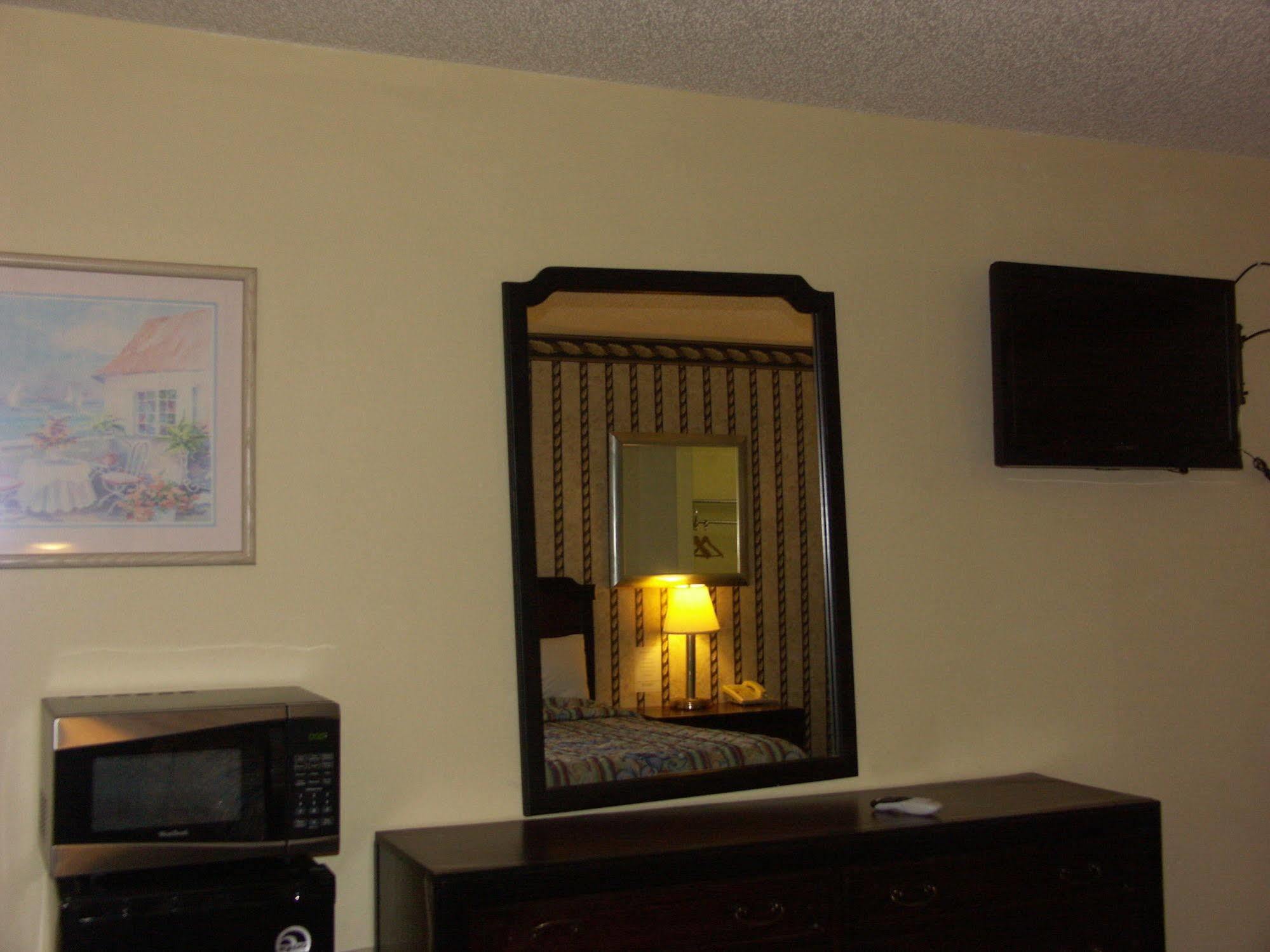 Deerwood Inn & Madison Campground ภายนอก รูปภาพ