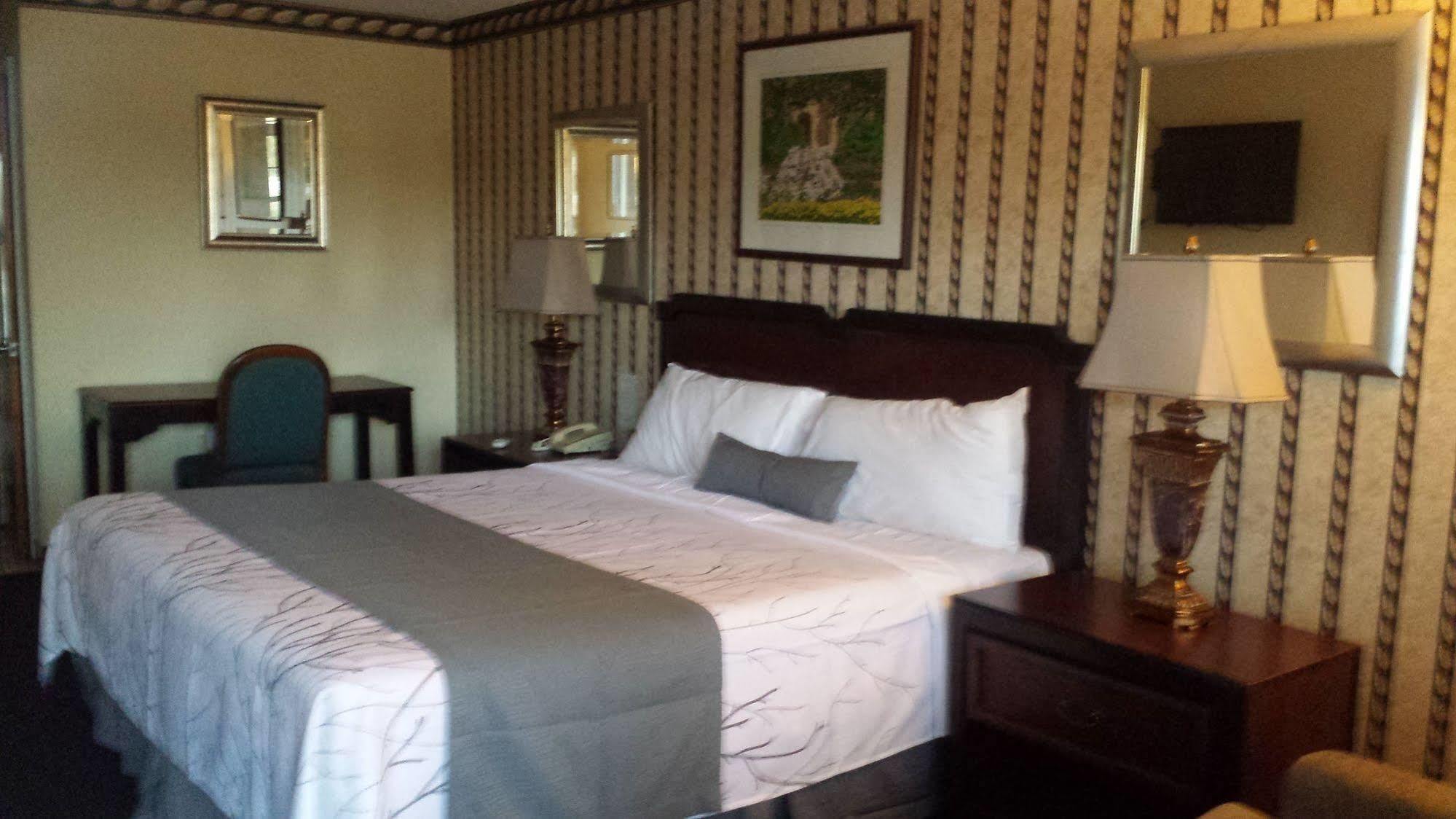 Deerwood Inn & Madison Campground ภายนอก รูปภาพ